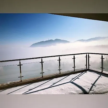 Seasons Апартаменти