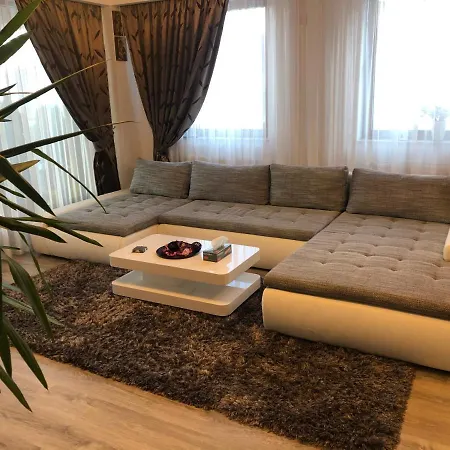 Seasons Апартаменти Брашов